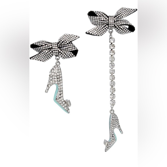 💖24 HRS SALE!!!💖  New BETSEY JOHNSON Women High Heel Mismatch earrings - Picture 1 of 5